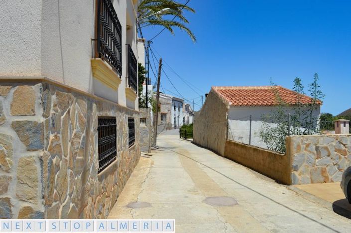 Image No.64-2 Bed Property for sale