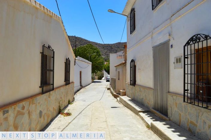 Image No.65-2 Bed Property for sale