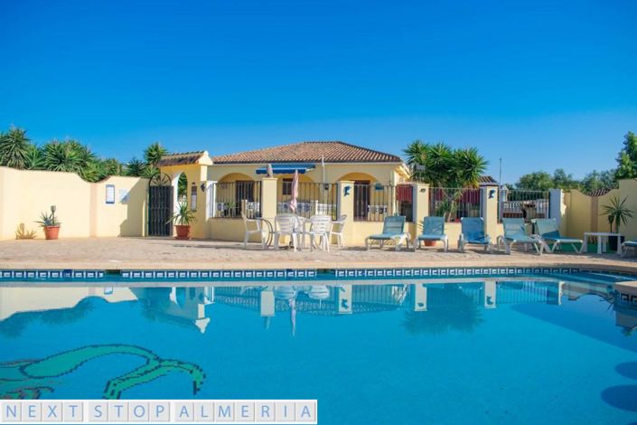 Image No.3-Propriété de 7 chambres à vendre à Almeria