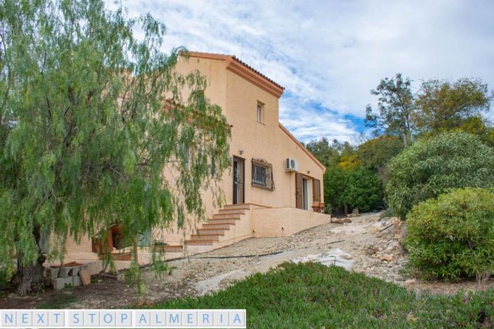 Image No.113-4 Bed Property for sale