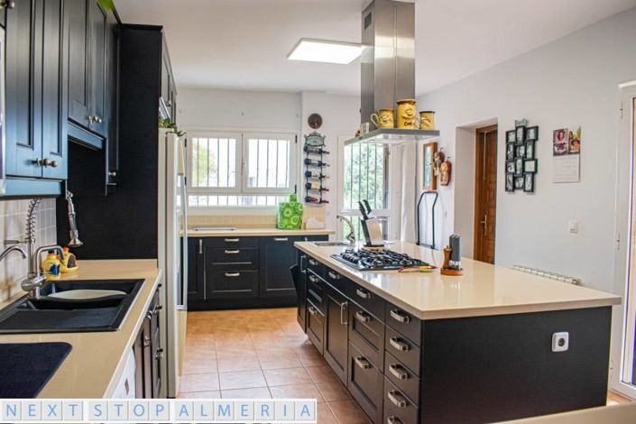 Image No.22-4 Bed Property for sale