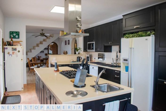 Image No.24-4 Bed Property for sale