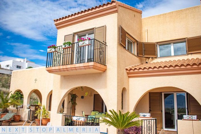 Image No.42-4 Bed Property for sale