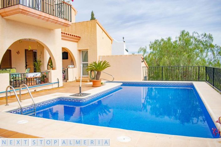 Image No.5-4 Bed Property for sale