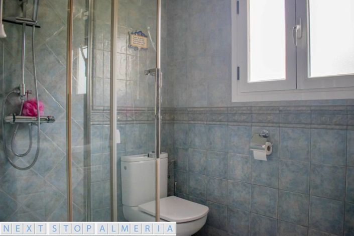 Image No.56-4 Bed Property for sale