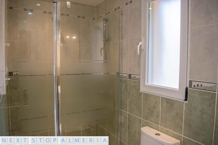 Image No.65-4 Bed Property for sale