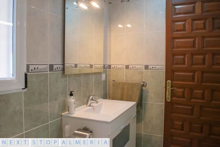 Image No.66-4 Bed Property for sale