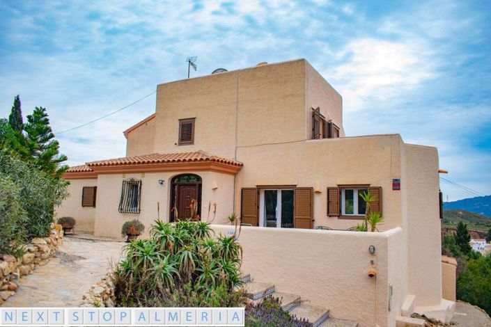 Image No.7-4 Bed Property for sale