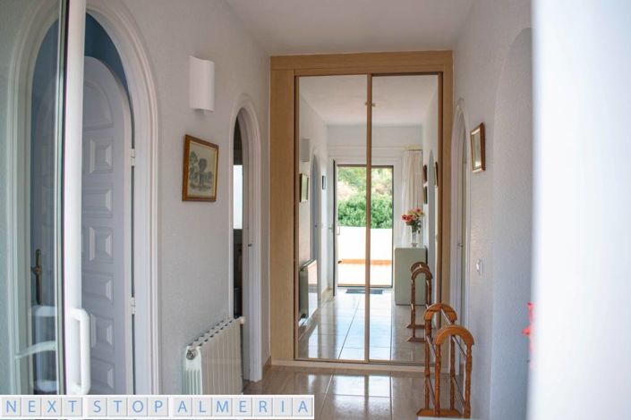 Image No.70-4 Bed Property for sale