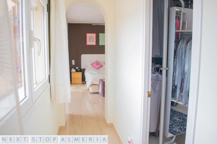 Image No.86-4 Bed Property for sale