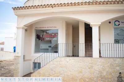 Front of the property / Frente de la propiedad