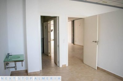 The first of the two smaller rooms / La primera de las dos habitaciones más pequeñas.