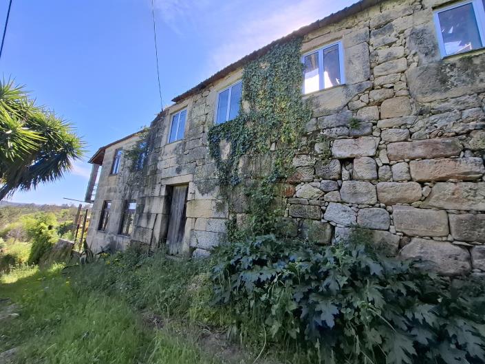 Image No.2-4 Bed Farmhouse for sale