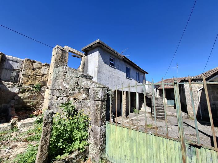 Image No.21-4 Bed Farmhouse for sale