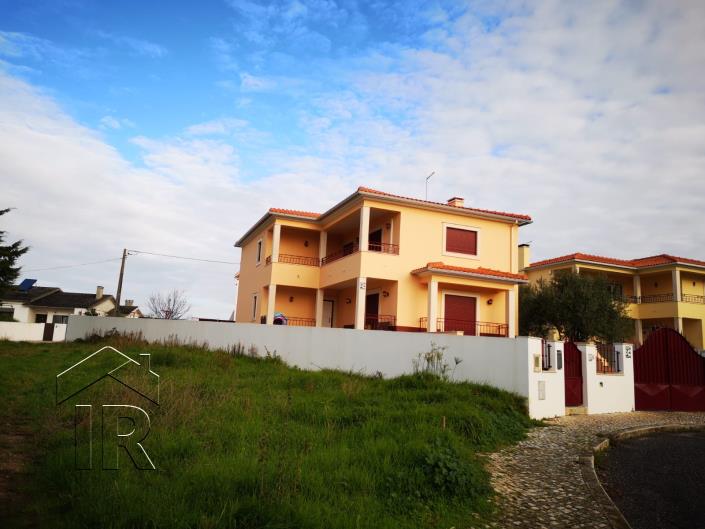 Image No.2-Villa de 4 chambres à vendre à Caldas da Rainha