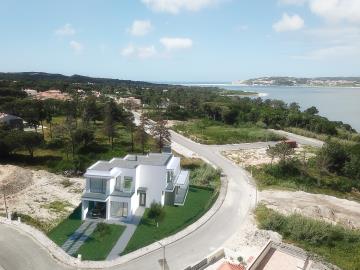 Maison / Villa de 4 chambres à vendre à Obidos