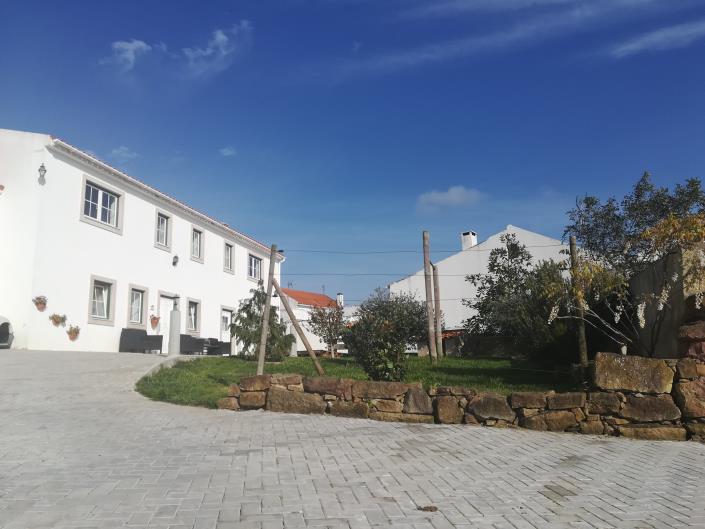 Image No.2-4 Bed House for sale