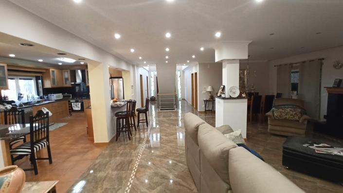 Image No.13-4 Bed Villa / Detached for sale