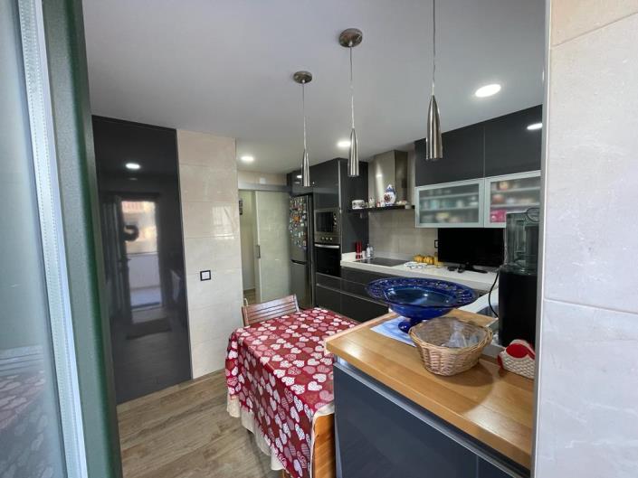 Image No.9-3 Bed Apartment for sale