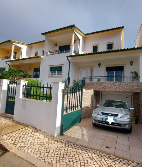 Image No.1-4 Bed Townhouse for sale