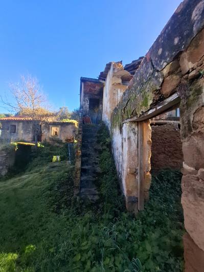 Image No.12-3 Bed Property for sale