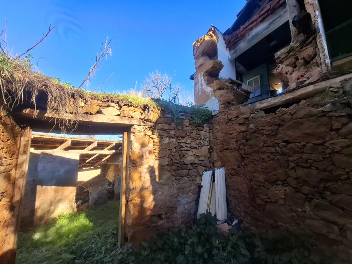 Image No.17-3 Bed Property for sale