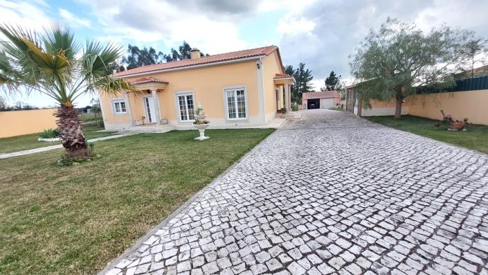 Image No.11-3 Bed Country Property for sale