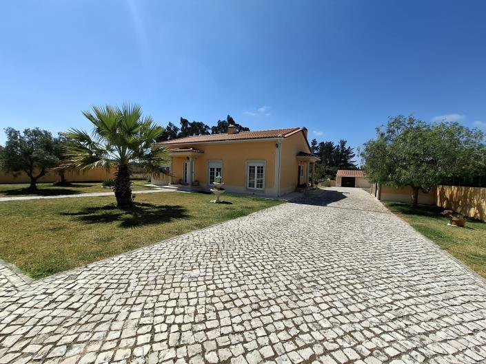 Image No.4-3 Bed Country Property for sale