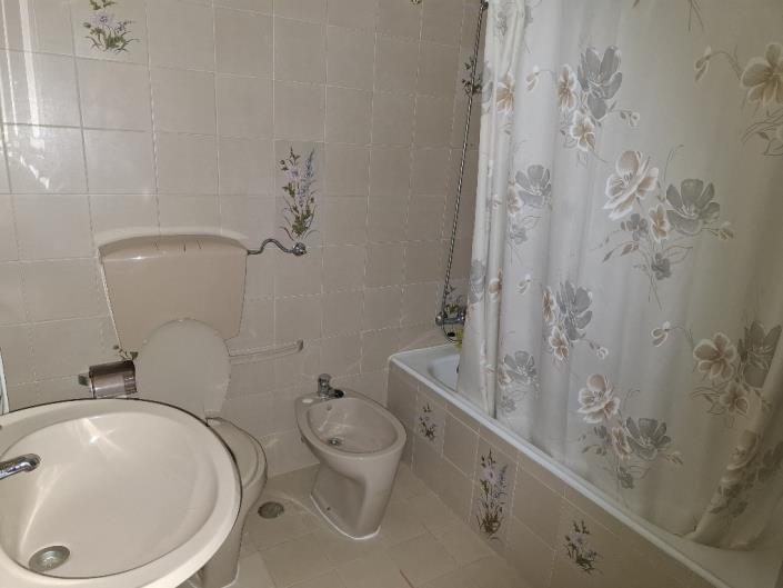 Image No.6-3 Bed House for sale