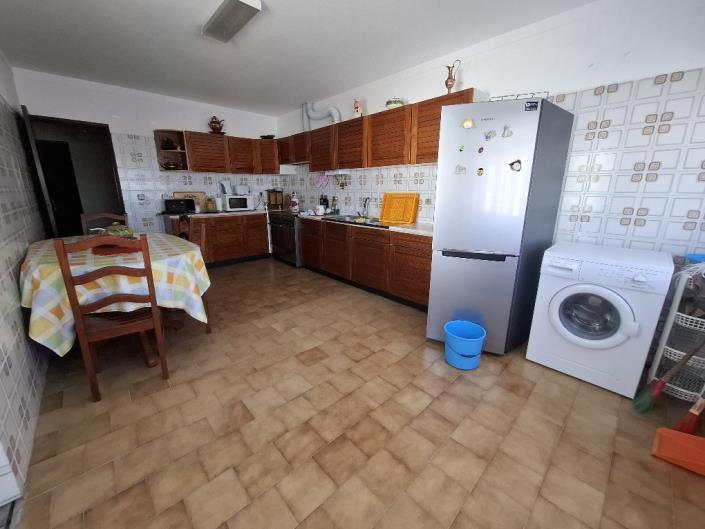 Image No.8-3 Bed House for sale