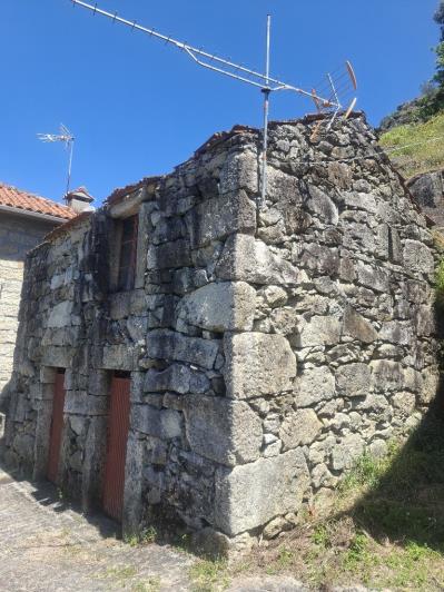 Image No.20-3 Bed Farmhouse for sale