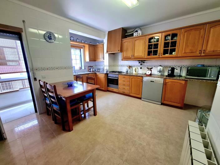 Image No.12-3 Bed Apartment for sale