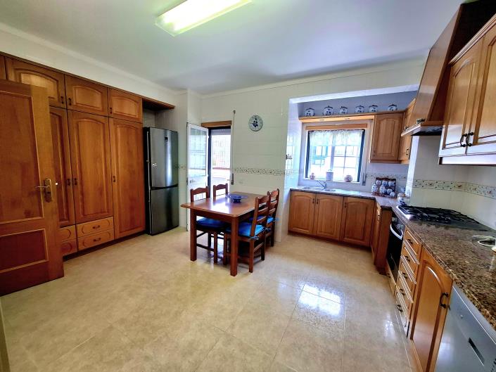 Image No.22-3 Bed Apartment for sale