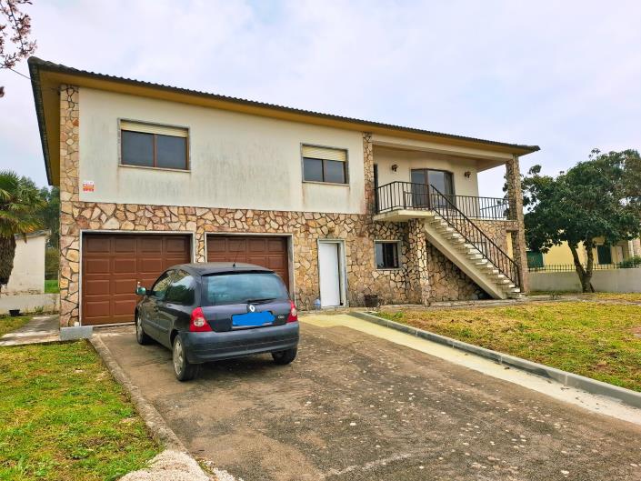 Image No.6-4 Bed House for sale