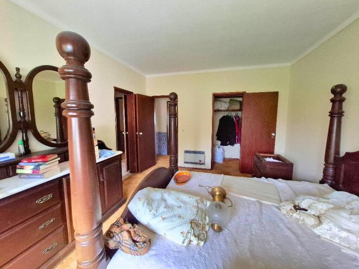 Image No.12-4 Bed House for sale