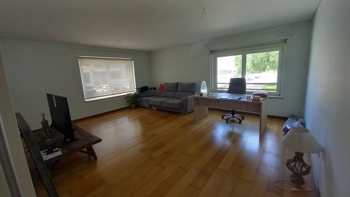 Image No.12-3 Bed Apartment for sale