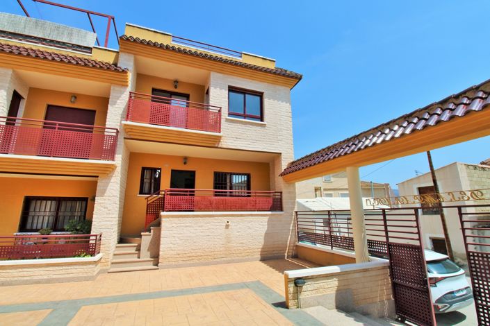 Image No.1-3 Bed Property for sale