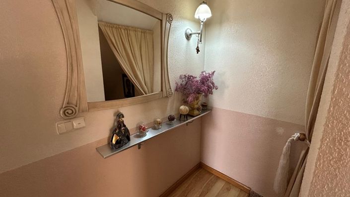 Image No.19-3 Bed Property for sale