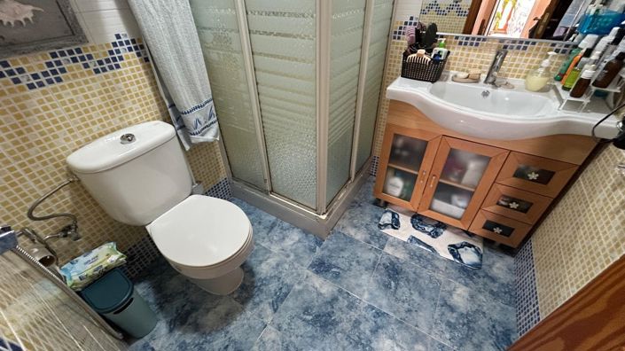 Image No.20-3 Bed Property for sale