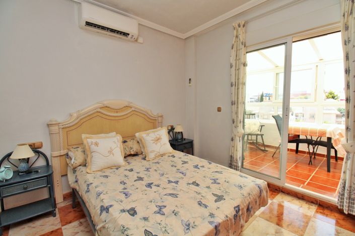 Image No.19-2 Bed Property for sale