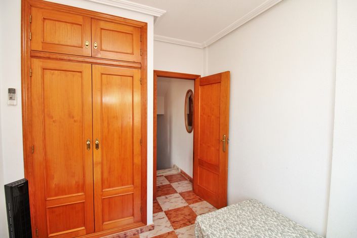 Image No.25-2 Bed Property for sale