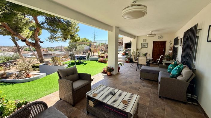 Image No.20-4 Bed Country House for sale