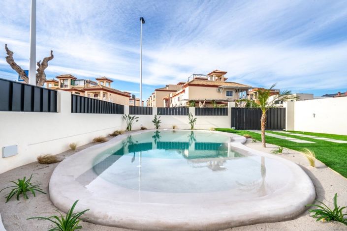 Image No.3-3 Bed Villa for sale