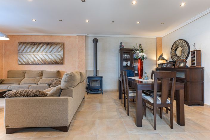 Image No.5-4 Bed Property for sale