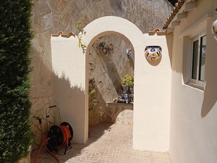 Image No.15-3 Bed Property for sale