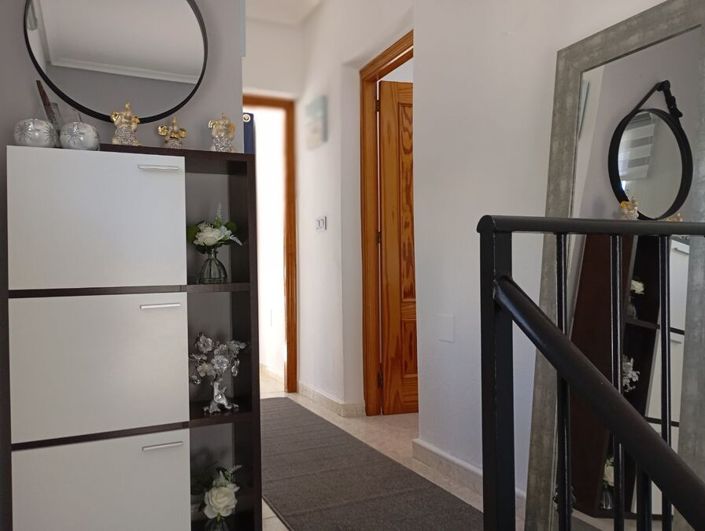 Image No.28-3 Bed Property for sale