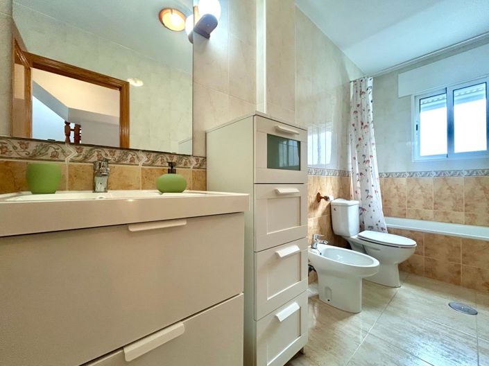 Image No.14-3 Bed Townhouse for sale