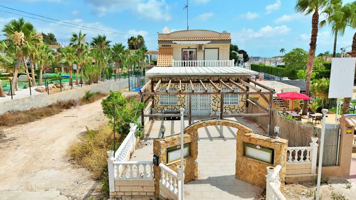 Image No.1-3 Bed Commercial for sale