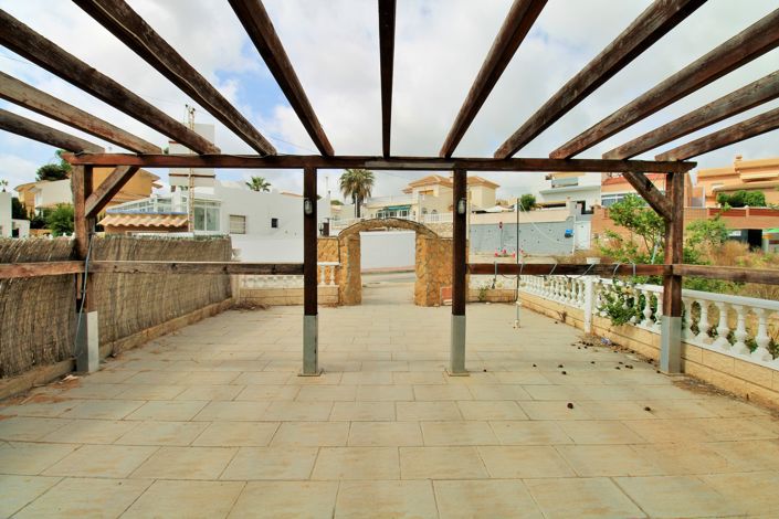 Image No.35-3 Bed Commercial for sale