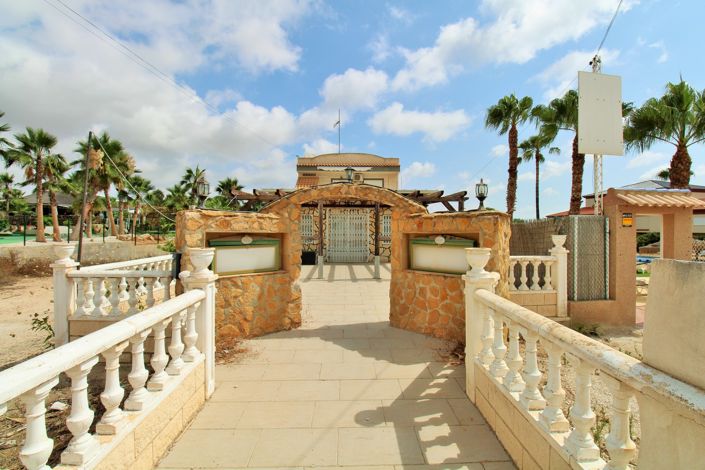 Image No.36-3 Bed Commercial for sale